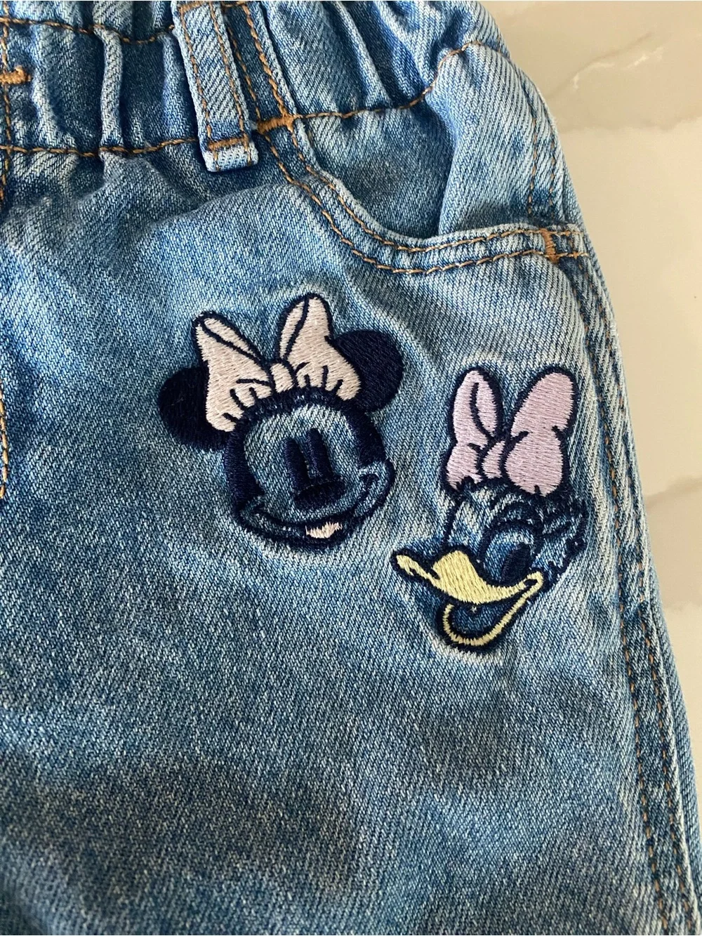 Disney baby gap Girls Minnie Mouse Daisy Duck embroidered 100% Denim Jeans 2T